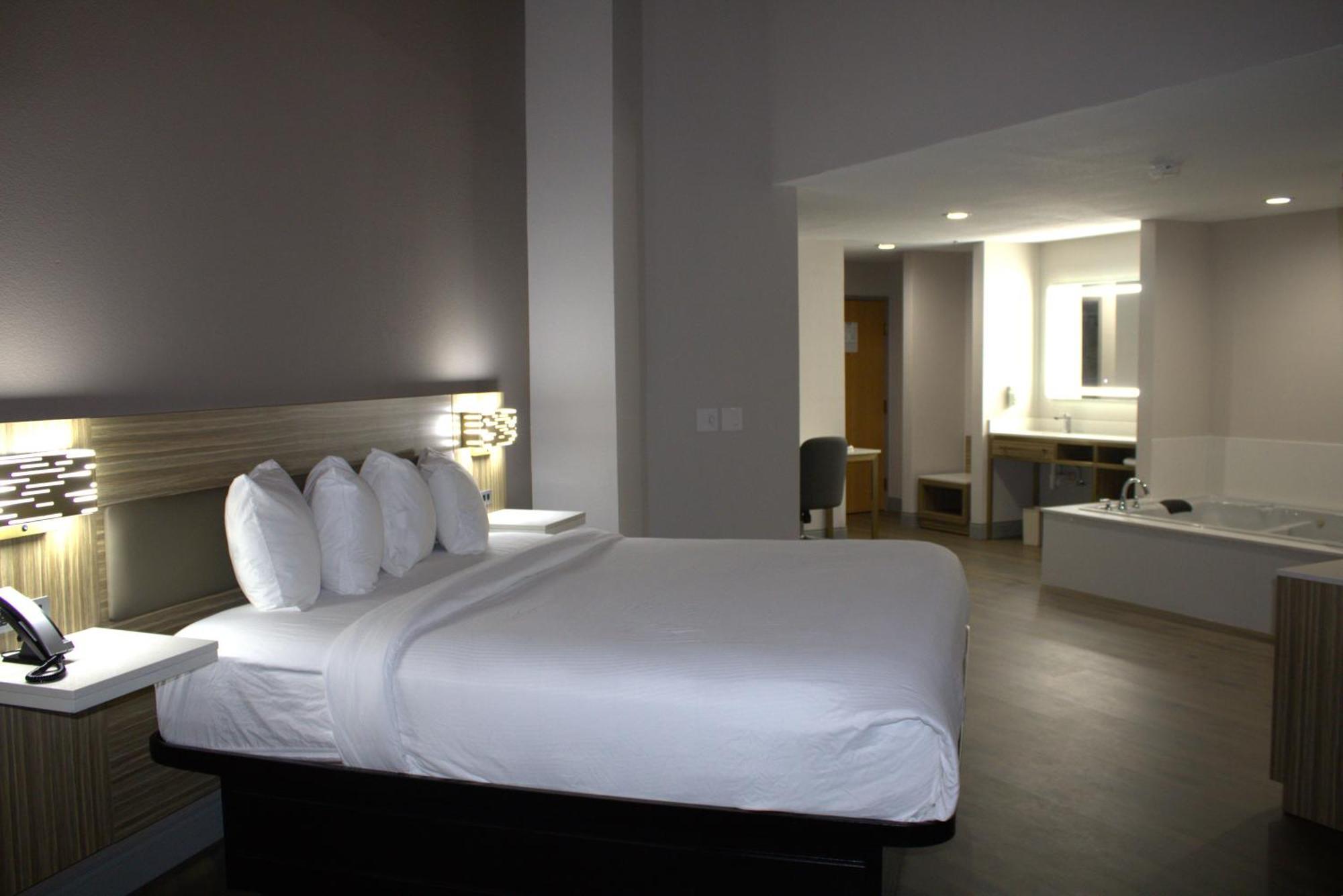 Baymont Inn & Suites By Wyndham San Marcos Eksteriør bilde